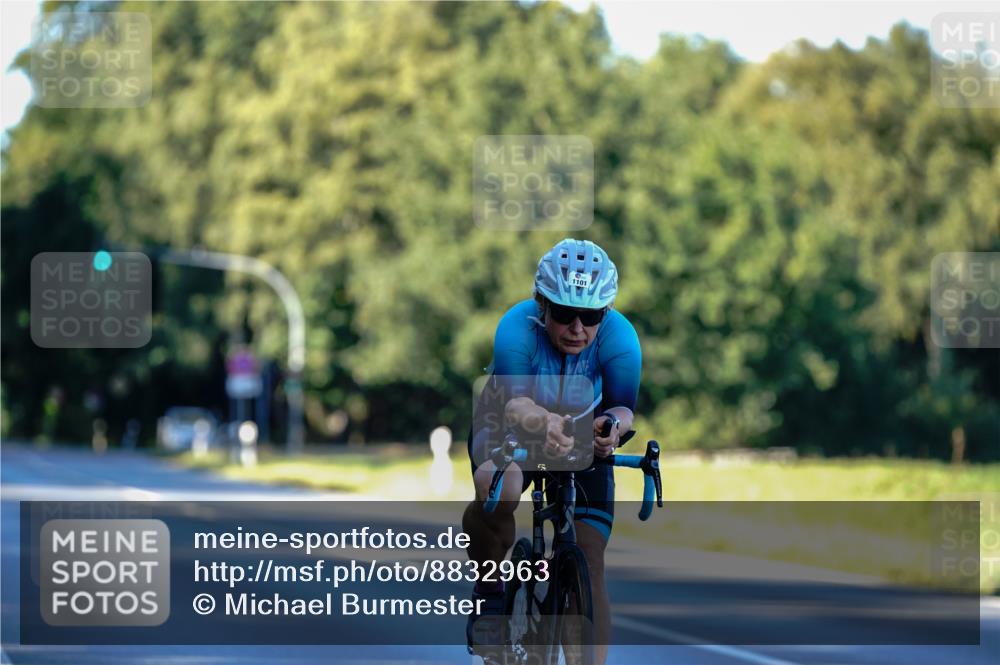 07.09.2025 - 19. Norderstedt Triathlon Michael Burmester http://msf.ph/oto/8832963 07.09.2025 16:24:04 Radfahren 1101 meine-sportfotos.de