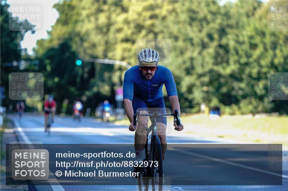 07.09.2025 - 19. Norderstedt Triathlon Michael Burmester http://msf.ph/oto/8832973 07.09.2025 16:24:18 Radfahren 412, 429, 925, 947 meine-sportfotos.de