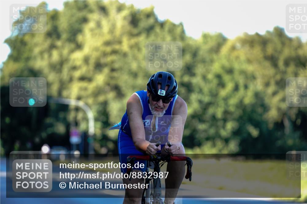 07.09.2025 - 19. Norderstedt Triathlon Michael Burmester http://msf.ph/oto/8832987 07.09.2025 16:24:56 Radfahren 1449 meine-sportfotos.de