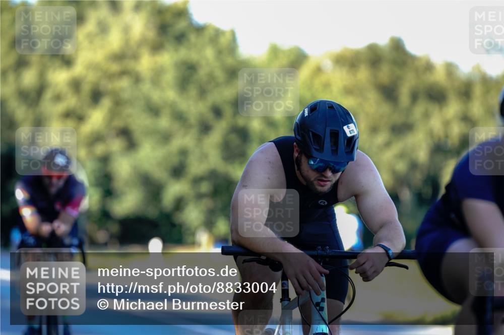 07.09.2025 - 19. Norderstedt Triathlon Michael Burmester http://msf.ph/oto/8833004 07.09.2025 16:25:21 Radfahren 875, 912, 1547, 1558 meine-sportfotos.de