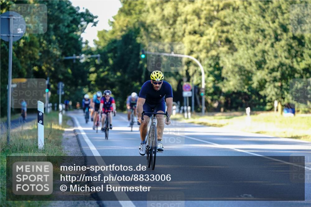 07.09.2025 - 19. Norderstedt Triathlon Michael Burmester http://msf.ph/oto/8833006 07.09.2025 16:25:36 Radfahren 384 meine-sportfotos.de