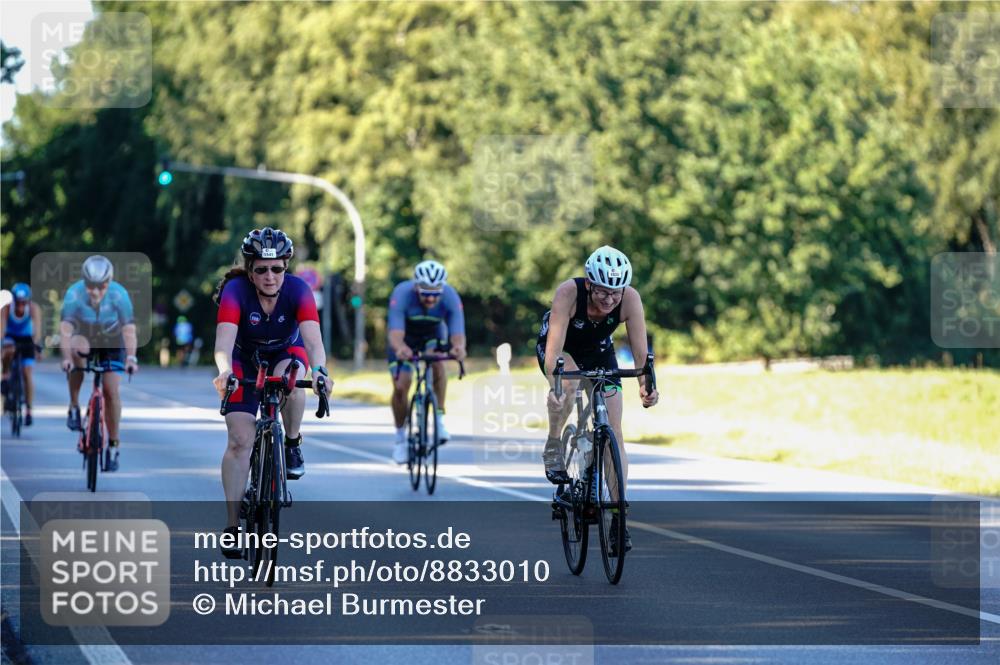 07.09.2025 - 19. Norderstedt Triathlon Michael Burmester http://msf.ph/oto/8833010 07.09.2025 16:25:39 Radfahren 384, 1476, 1533, 1541 meine-sportfotos.de
