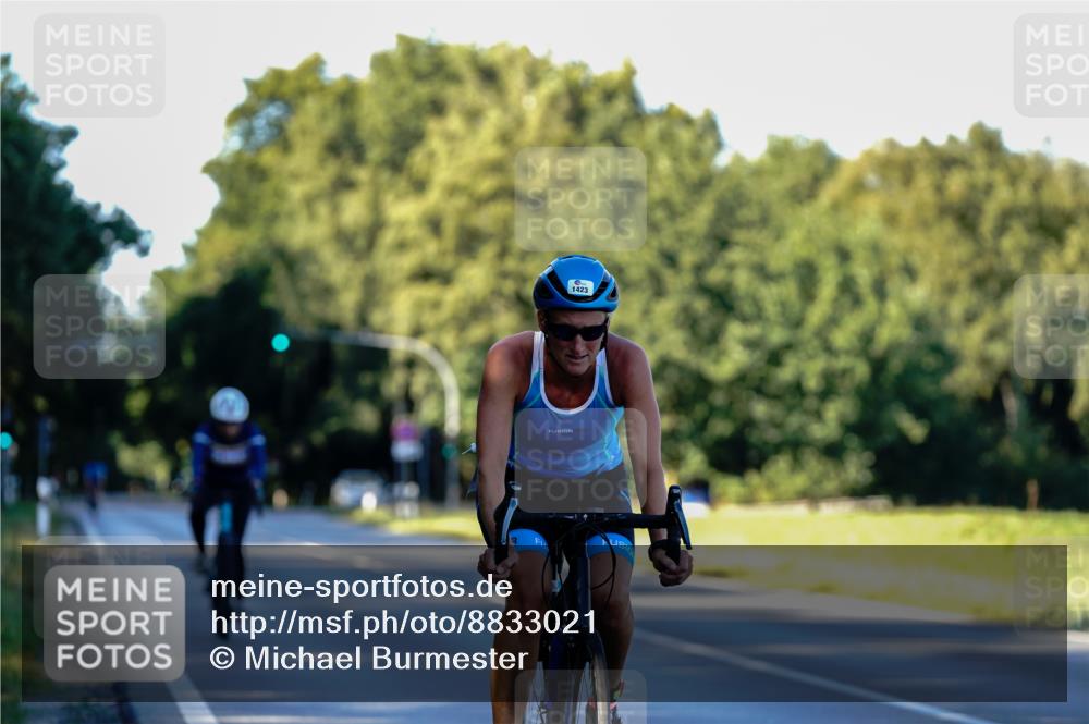 07.09.2025 - 19. Norderstedt Triathlon Michael Burmester http://msf.ph/oto/8833021 07.09.2025 16:25:45 Radfahren 1108, 1423, 1476 meine-sportfotos.de