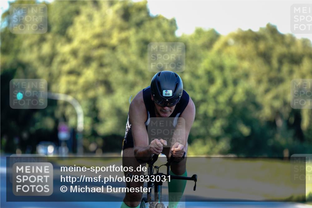 07.09.2025 - 19. Norderstedt Triathlon Michael Burmester http://msf.ph/oto/8833031 07.09.2025 16:26:06 Radfahren 910 meine-sportfotos.de