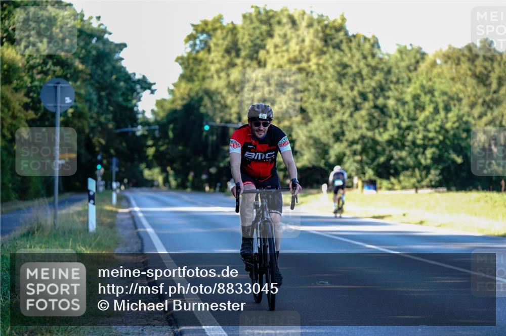 07.09.2025 - 19. Norderstedt Triathlon Michael Burmester http://msf.ph/oto/8833045 07.09.2025 16:27:11 Radfahren 380, 934, 1106 meine-sportfotos.de