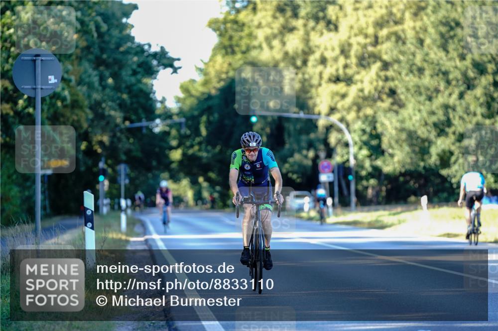 07.09.2025 - 19. Norderstedt Triathlon Michael Burmester http://msf.ph/oto/8833110 07.09.2025 16:32:07 Radfahren 923 meine-sportfotos.de