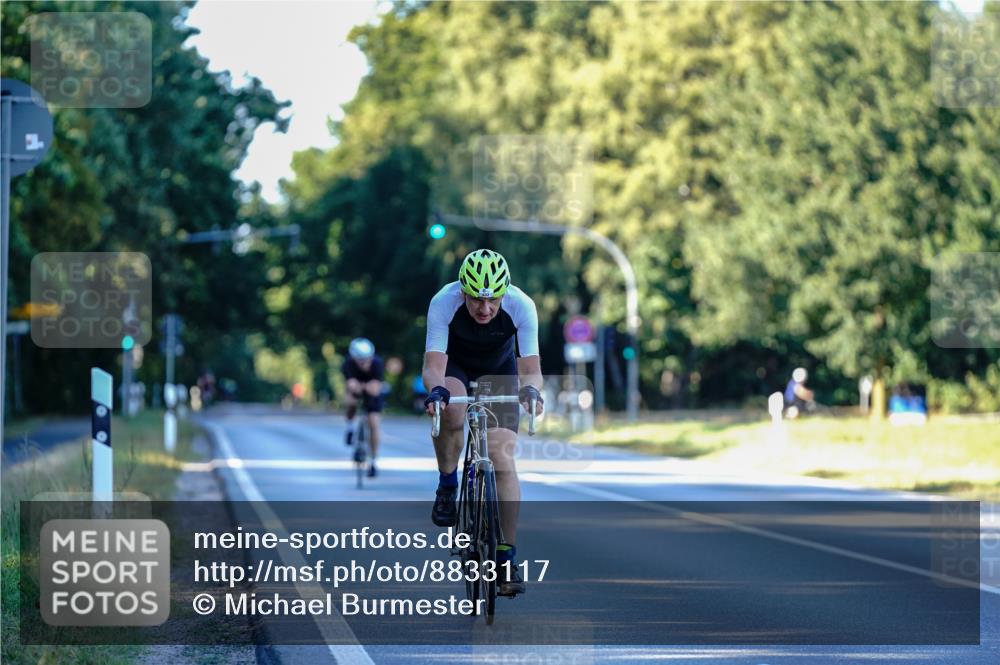 07.09.2025 - 19. Norderstedt Triathlon Michael Burmester http://msf.ph/oto/8833117 07.09.2025 16:32:26 Radfahren 432 meine-sportfotos.de
