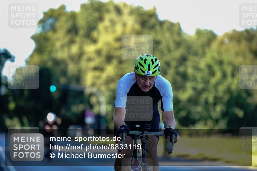07.09.2025 - 19. Norderstedt Triathlon Michael Burmester http://msf.ph/oto/8833119 07.09.2025 16:32:27 Radfahren 432 meine-sportfotos.de