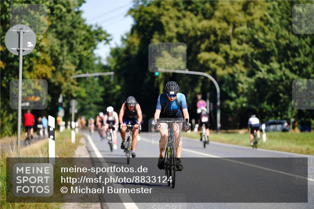 07.09.2025 - 19. Norderstedt Triathlon Michael Burmester http://msf.ph/oto/8833124 07.09.2025 11:41:18 Radfahren 140 meine-sportfotos.de