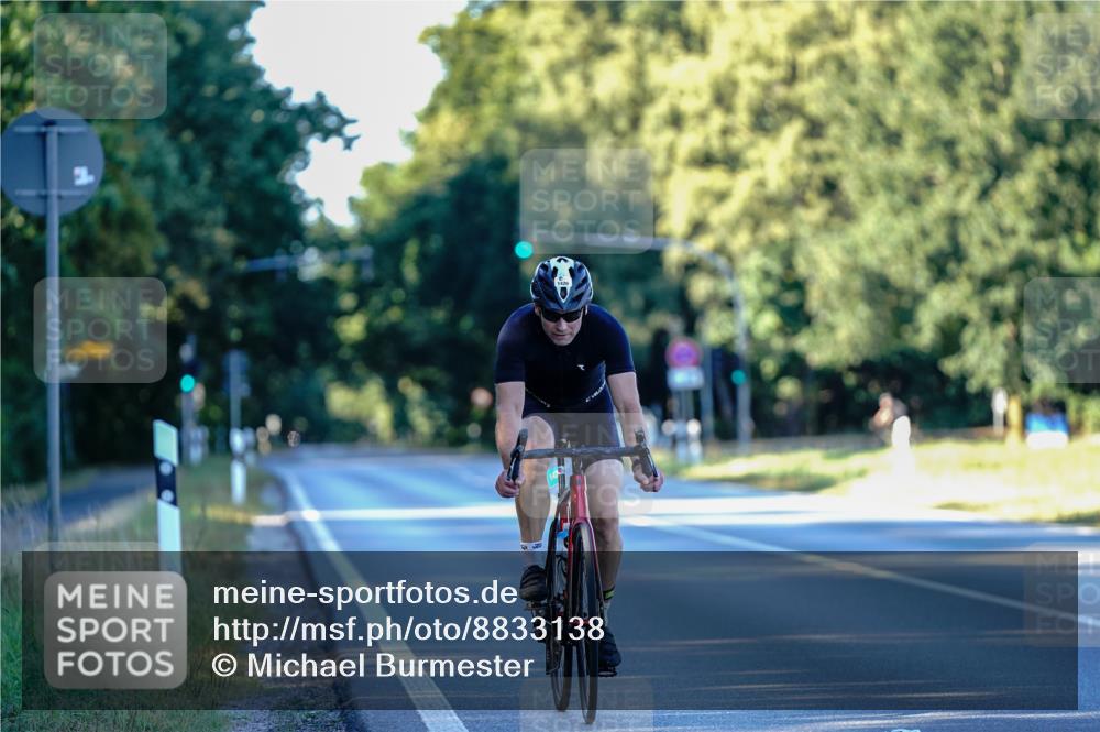 07.09.2025 - 19. Norderstedt Triathlon Michael Burmester http://msf.ph/oto/8833138 07.09.2025 16:35:05 Radfahren 386, 1420 meine-sportfotos.de