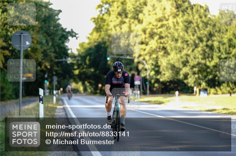 07.09.2025 - 19. Norderstedt Triathlon Michael Burmester http://msf.ph/oto/8833141 07.09.2025 16:35:49 Radfahren 381 meine-sportfotos.de