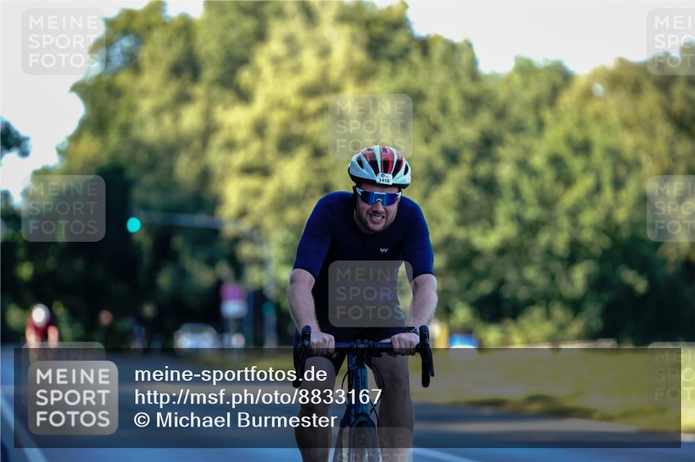 07.09.2025 - 19. Norderstedt Triathlon Michael Burmester http://msf.ph/oto/8833167 07.09.2025 16:37:21 Radfahren 1418, 1437 meine-sportfotos.de