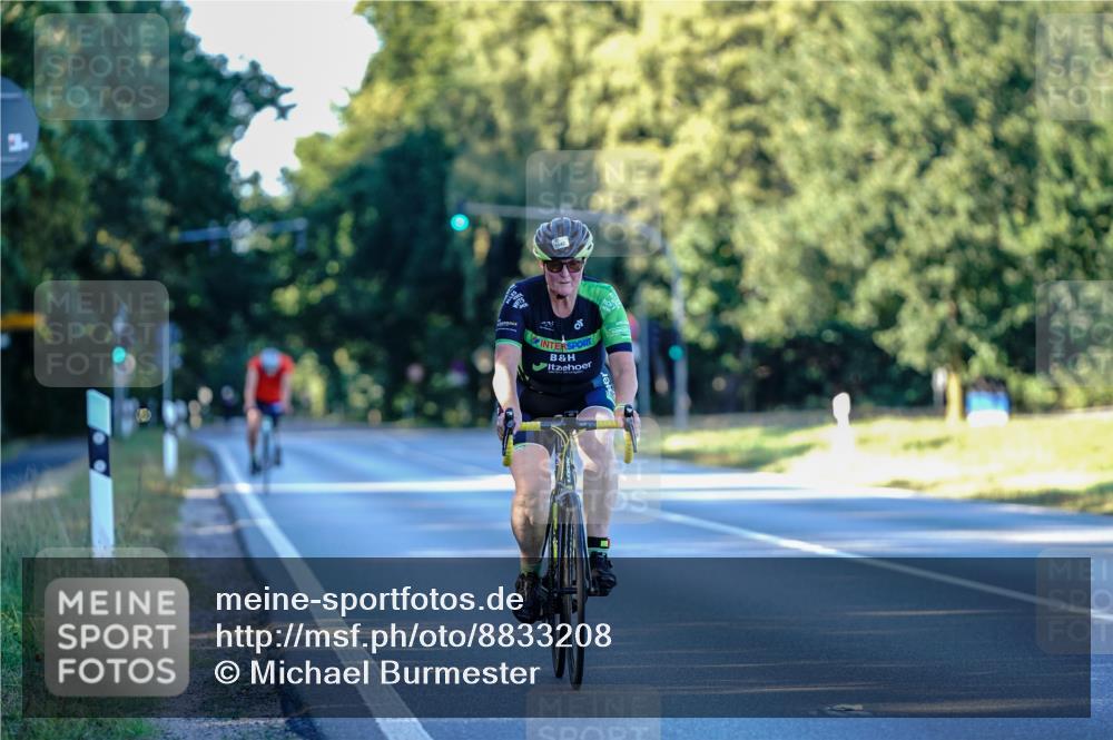 07.09.2025 - 19. Norderstedt Triathlon Michael Burmester http://msf.ph/oto/8833208 07.09.2025 16:40:17 Radfahren 1547 meine-sportfotos.de