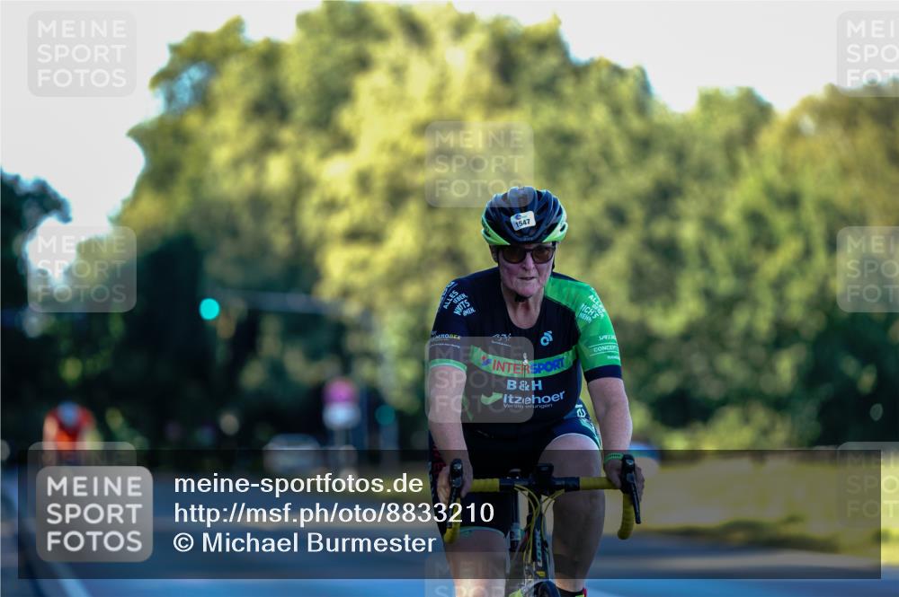 07.09.2025 - 19. Norderstedt Triathlon Michael Burmester http://msf.ph/oto/8833210 07.09.2025 16:40:18 Radfahren 1547 meine-sportfotos.de