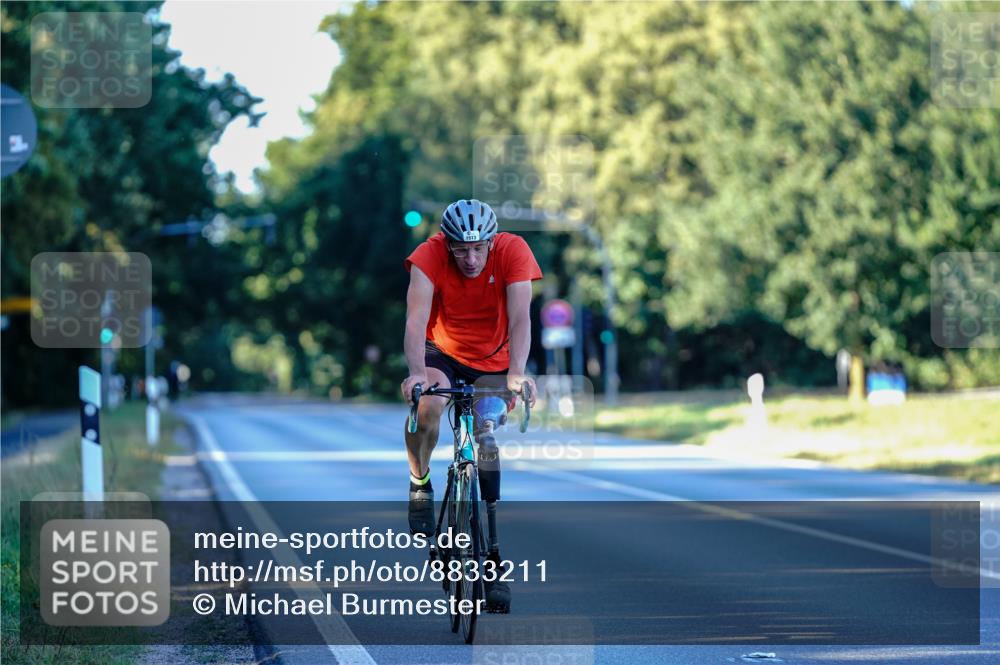 07.09.2025 - 19. Norderstedt Triathlon Michael Burmester http://msf.ph/oto/8833211 07.09.2025 16:40:24 Radfahren 1513 meine-sportfotos.de