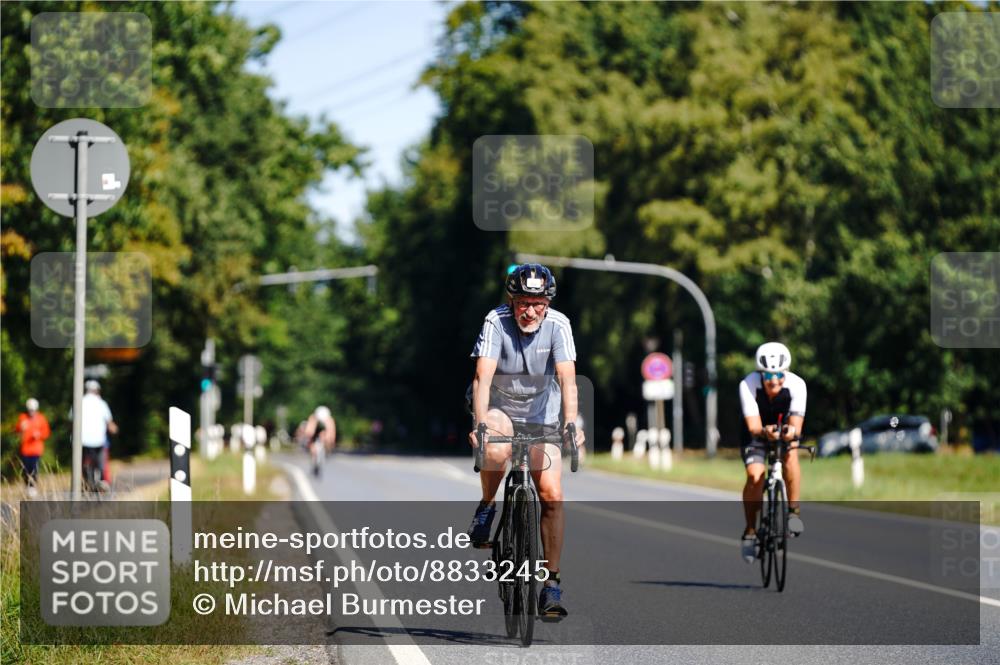 07.09.2025 - 19. Norderstedt Triathlon Michael Burmester http://msf.ph/oto/8833245 07.09.2025 11:44:46 Radfahren 186, 192 meine-sportfotos.de