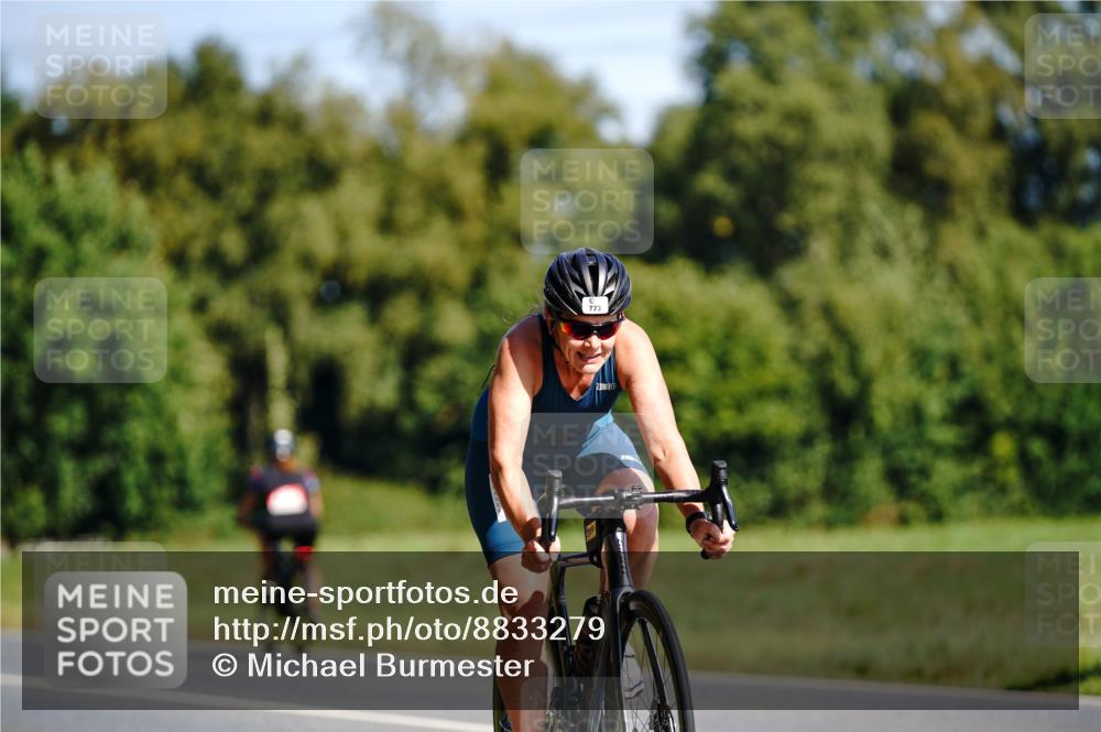 07.09.2025 - 19. Norderstedt Triathlon Michael Burmester http://msf.ph/oto/8833279 07.09.2025 11:46:33 Radfahren 237, 773, 775, 1197 meine-sportfotos.de