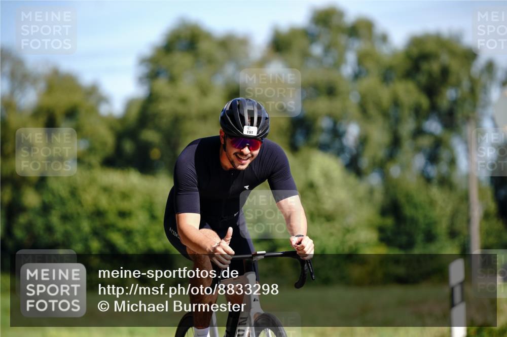 07.09.2025 - 19. Norderstedt Triathlon Michael Burmester http://msf.ph/oto/8833298 07.09.2025 11:47:19 Radfahren 191 meine-sportfotos.de