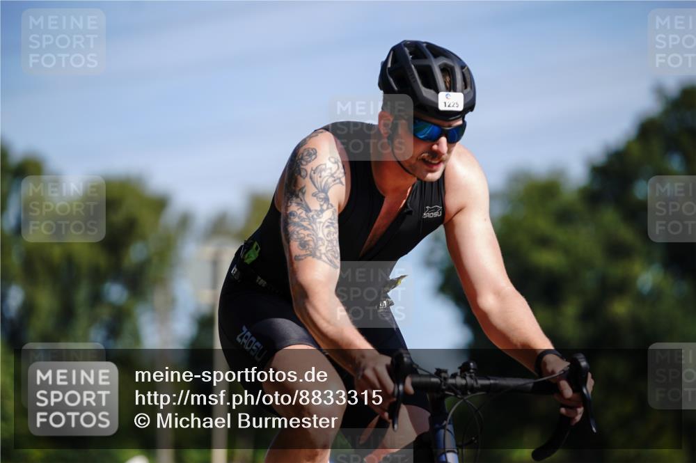 07.09.2025 - 19. Norderstedt Triathlon Michael Burmester http://msf.ph/oto/8833315 07.09.2025 11:47:35 Radfahren 155, 201, 1225, 1320 meine-sportfotos.de