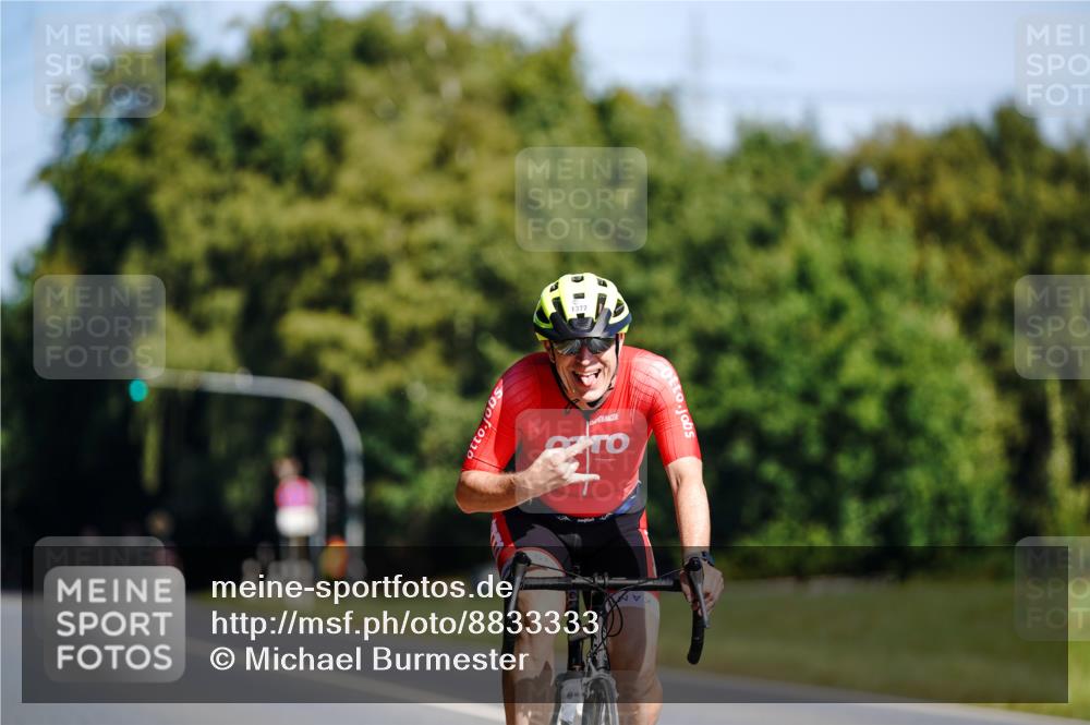 07.09.2025 - 19. Norderstedt Triathlon Michael Burmester http://msf.ph/oto/8833333 07.09.2025 11:48:42 Radfahren 1372 meine-sportfotos.de