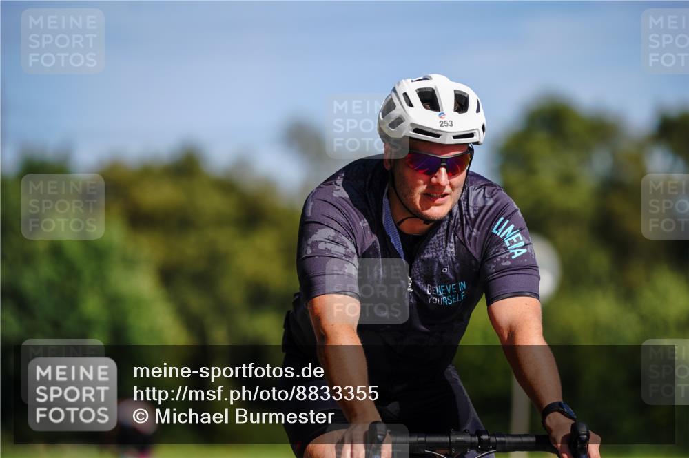 07.09.2025 - 19. Norderstedt Triathlon Michael Burmester http://msf.ph/oto/8833355 07.09.2025 11:49:49 Radfahren 253, 1223 meine-sportfotos.de