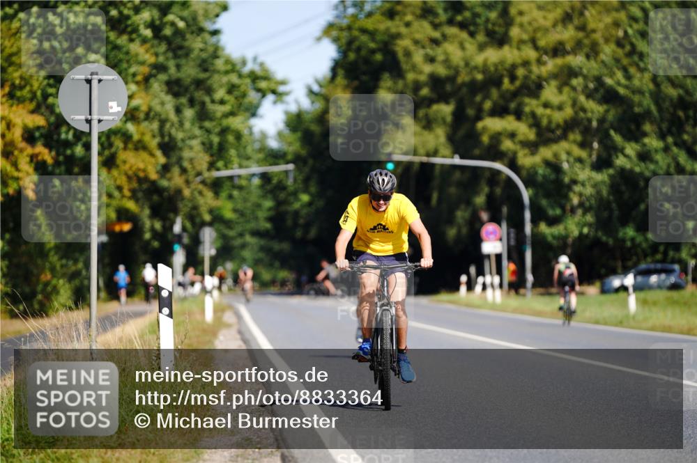 07.09.2025 - 19. Norderstedt Triathlon Michael Burmester http://msf.ph/oto/8833364 07.09.2025 11:50:12 Radfahren 228 meine-sportfotos.de
