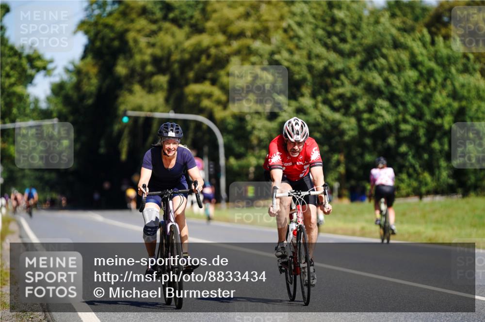 07.09.2025 - 19. Norderstedt Triathlon Michael Burmester http://msf.ph/oto/8833434 07.09.2025 11:53:21 Radfahren 286, 800 meine-sportfotos.de