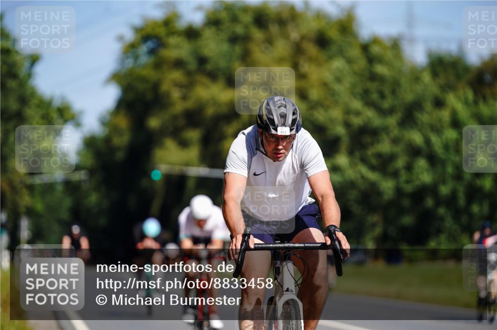 07.09.2025 - 19. Norderstedt Triathlon Michael Burmester http://msf.ph/oto/8833458 07.09.2025 11:54:11 Radfahren 281, 861, 1363 meine-sportfotos.de