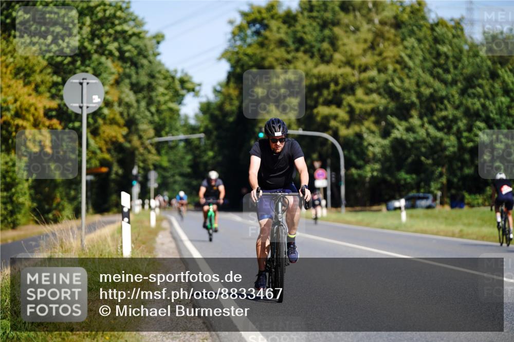 07.09.2025 - 19. Norderstedt Triathlon Michael Burmester http://msf.ph/oto/8833467 07.09.2025 11:54:17 Radfahren 281, 287 meine-sportfotos.de