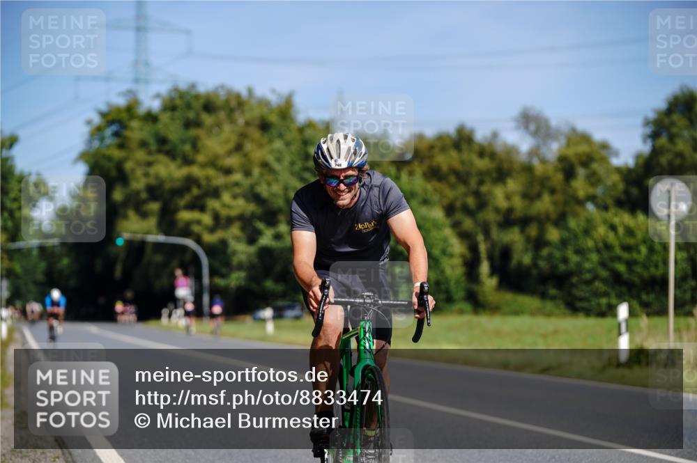 07.09.2025 - 19. Norderstedt Triathlon Michael Burmester http://msf.ph/oto/8833474 07.09.2025 11:54:23 Radfahren 748, 1233 meine-sportfotos.de