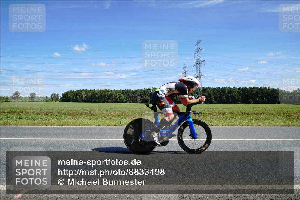07.09.2025 - 19. Norderstedt Triathlon Michael Burmester http://msf.ph/oto/8833498 07.09.2025 13:53:47 Radfahren 985, 1017, 1039 meine-sportfotos.de