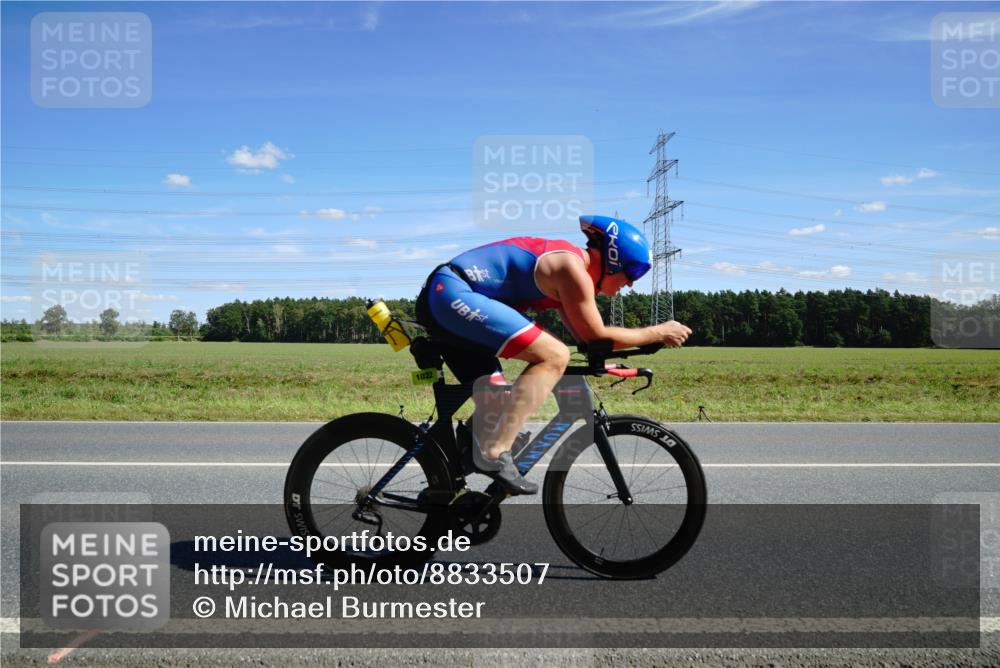 07.09.2025 - 19. Norderstedt Triathlon Michael Burmester http://msf.ph/oto/8833507 07.09.2025 13:54:02 Radfahren 1018, 1022 meine-sportfotos.de