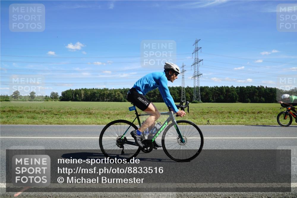07.09.2025 - 19. Norderstedt Triathlon Michael Burmester http://msf.ph/oto/8833516 07.09.2025 13:54:08 Radfahren 364, 373, 982 meine-sportfotos.de