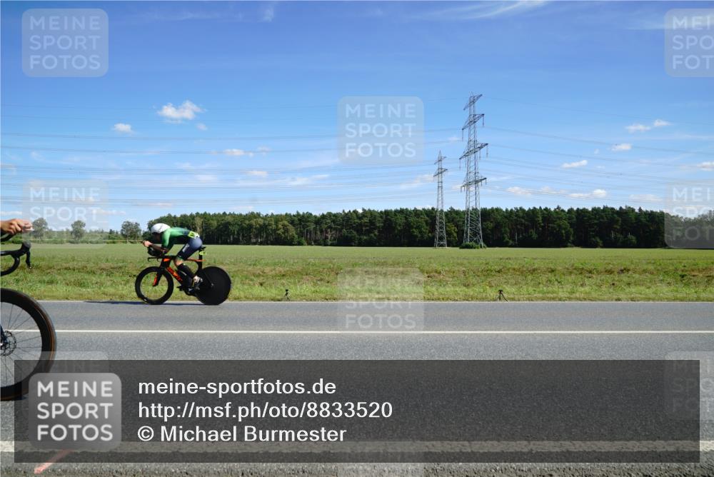 07.09.2025 - 19. Norderstedt Triathlon Michael Burmester http://msf.ph/oto/8833520 07.09.2025 13:54:09 Radfahren 364, 373, 972, 982 meine-sportfotos.de