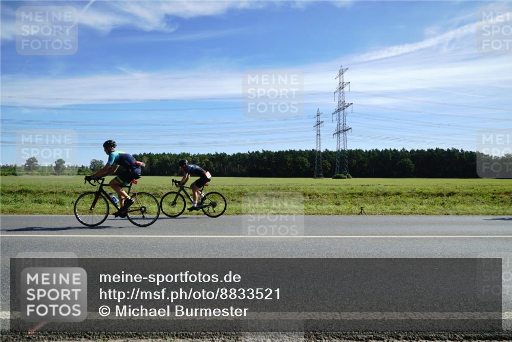 07.09.2025 - 19. Norderstedt Triathlon Michael Burmester http://msf.ph/oto/8833521 07.09.2025 11:53:25 Radfahren 286, 800 meine-sportfotos.de