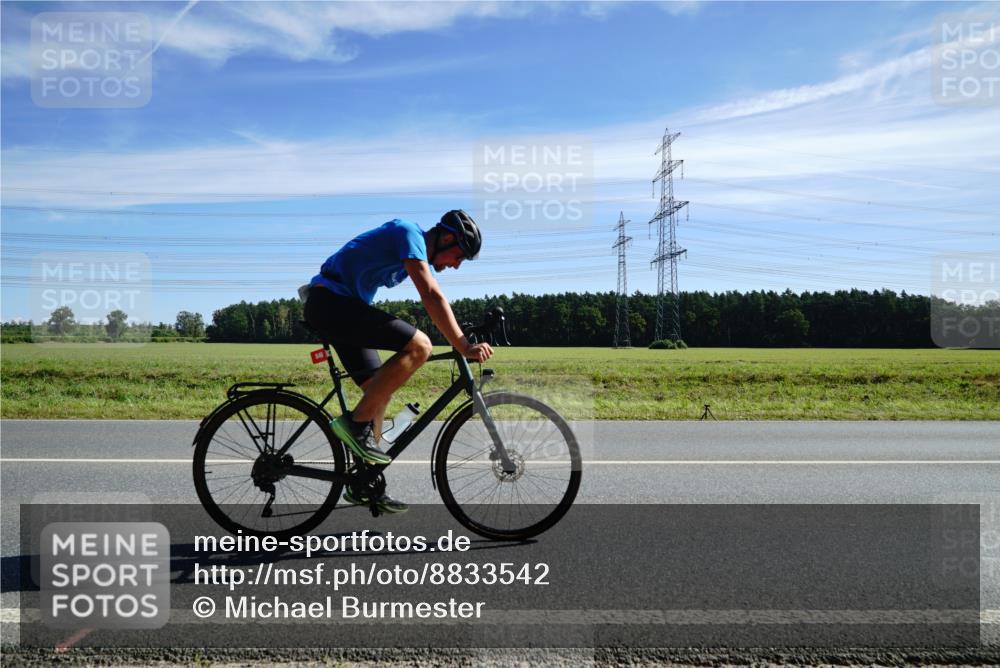 07.09.2025 - 19. Norderstedt Triathlon Michael Burmester http://msf.ph/oto/8833542 07.09.2025 11:53:38 Radfahren 846 meine-sportfotos.de