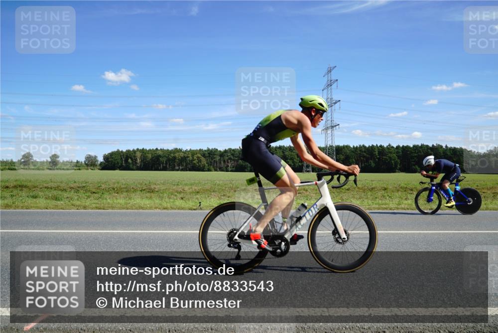 07.09.2025 - 19. Norderstedt Triathlon Michael Burmester http://msf.ph/oto/8833543 07.09.2025 13:54:26 Radfahren 974, 996, 1040 meine-sportfotos.de