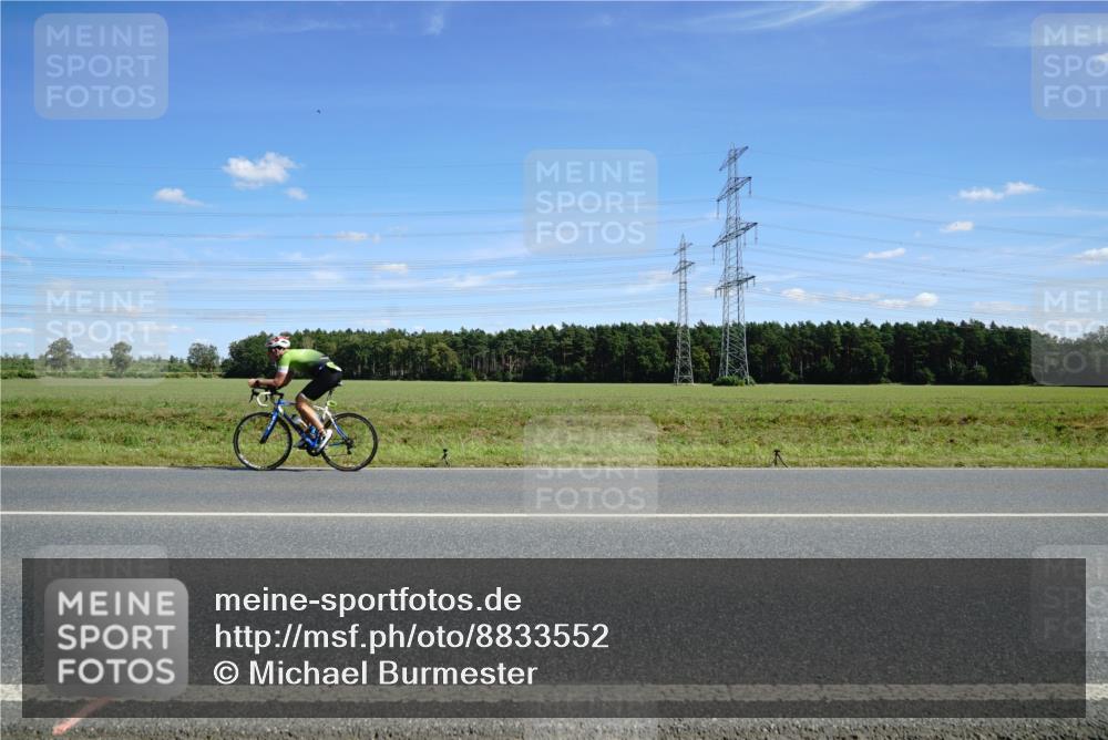 07.09.2025 - 19. Norderstedt Triathlon Michael Burmester http://msf.ph/oto/8833552 07.09.2025 13:54:29 Radfahren 958, 974, 996 meine-sportfotos.de