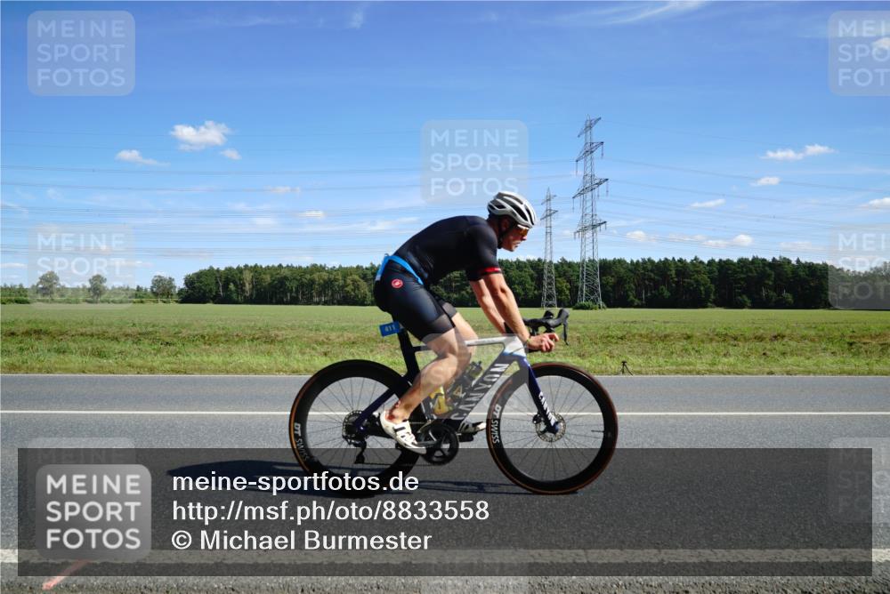 07.09.2025 - 19. Norderstedt Triathlon Michael Burmester http://msf.ph/oto/8833558 07.09.2025 13:54:39 Radfahren 411 meine-sportfotos.de