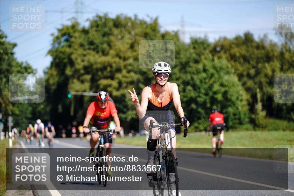 07.09.2025 - 19. Norderstedt Triathlon Michael Burmester http://msf.ph/oto/8833567 07.09.2025 12:03:08 Radfahren 207, 793, 1244, 1247, 1251, 1307 meine-sportfotos.de