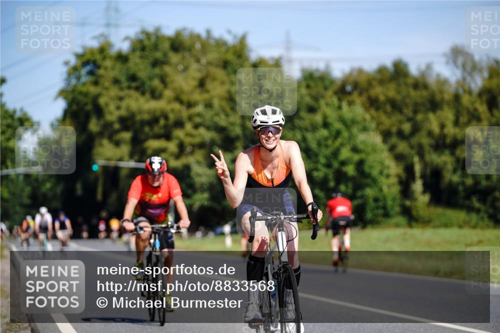 07.09.2025 - 19. Norderstedt Triathlon Michael Burmester http://msf.ph/oto/8833568 07.09.2025 12:03:08 Radfahren 207, 793, 1244, 1247, 1251, 1307 meine-sportfotos.de