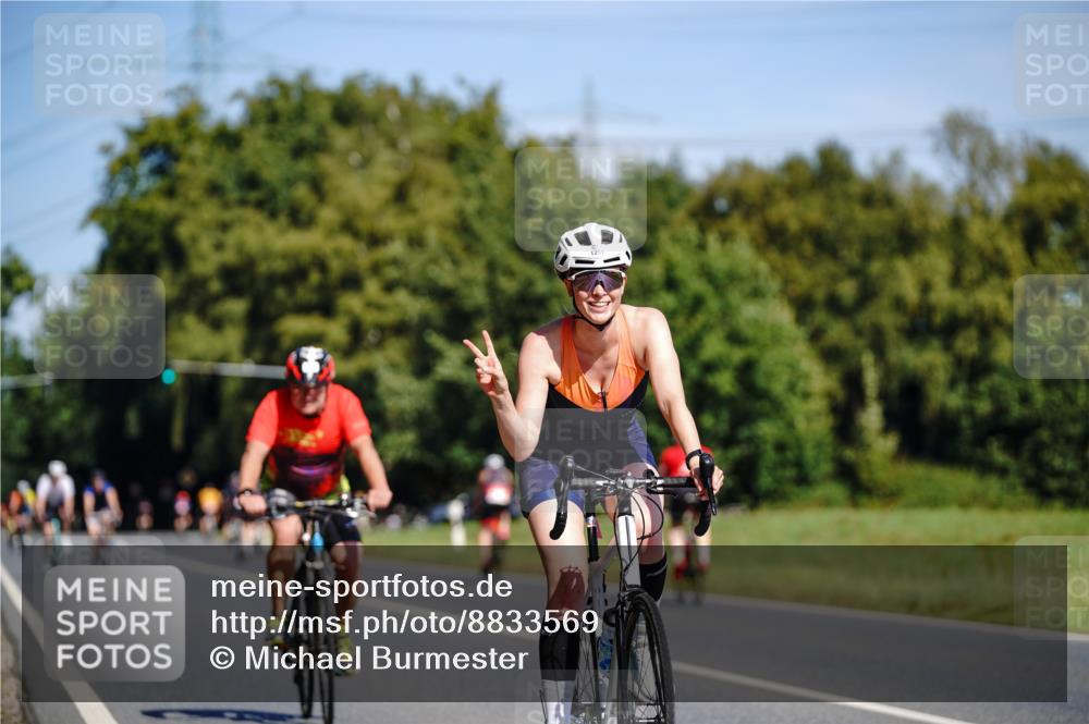 07.09.2025 - 19. Norderstedt Triathlon Michael Burmester http://msf.ph/oto/8833569 07.09.2025 12:03:08 Radfahren 207, 793, 1244, 1247, 1251, 1307 meine-sportfotos.de