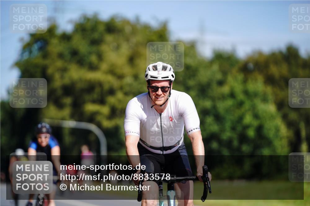 07.09.2025 - 19. Norderstedt Triathlon Michael Burmester http://msf.ph/oto/8833578 07.09.2025 12:03:15 Radfahren 737, 761 meine-sportfotos.de