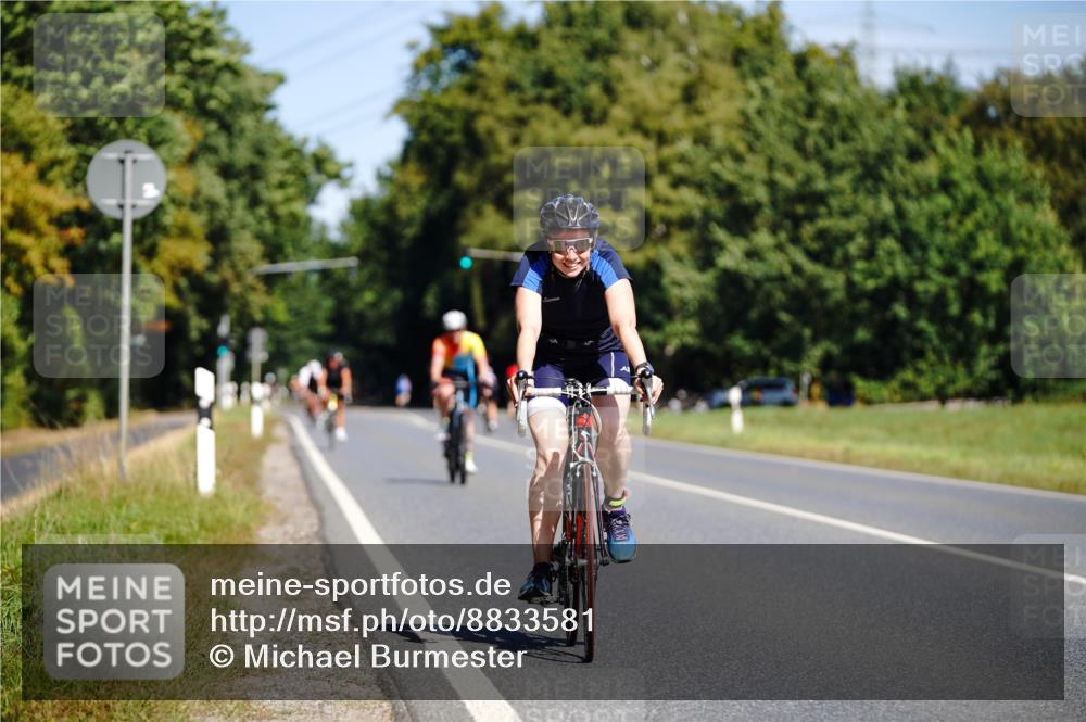 07.09.2025 - 19. Norderstedt Triathlon Michael Burmester http://msf.ph/oto/8833581 07.09.2025 12:03:16 Radfahren 737, 761 meine-sportfotos.de
