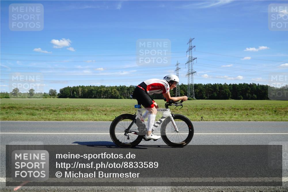 07.09.2025 - 19. Norderstedt Triathlon Michael Burmester http://msf.ph/oto/8833589 07.09.2025 13:54:54 Radfahren 422 meine-sportfotos.de