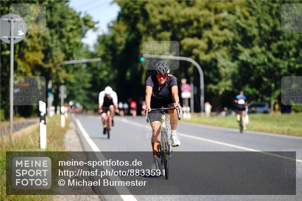 07.09.2025 - 19. Norderstedt Triathlon Michael Burmester http://msf.ph/oto/8833591 07.09.2025 12:03:23 Radfahren 1329, 1387 meine-sportfotos.de