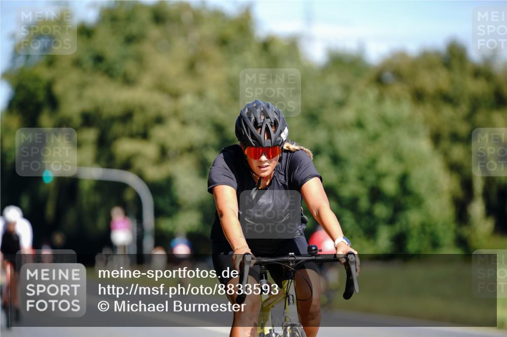 07.09.2025 - 19. Norderstedt Triathlon Michael Burmester http://msf.ph/oto/8833593 07.09.2025 12:03:25 Radfahren 1387 meine-sportfotos.de