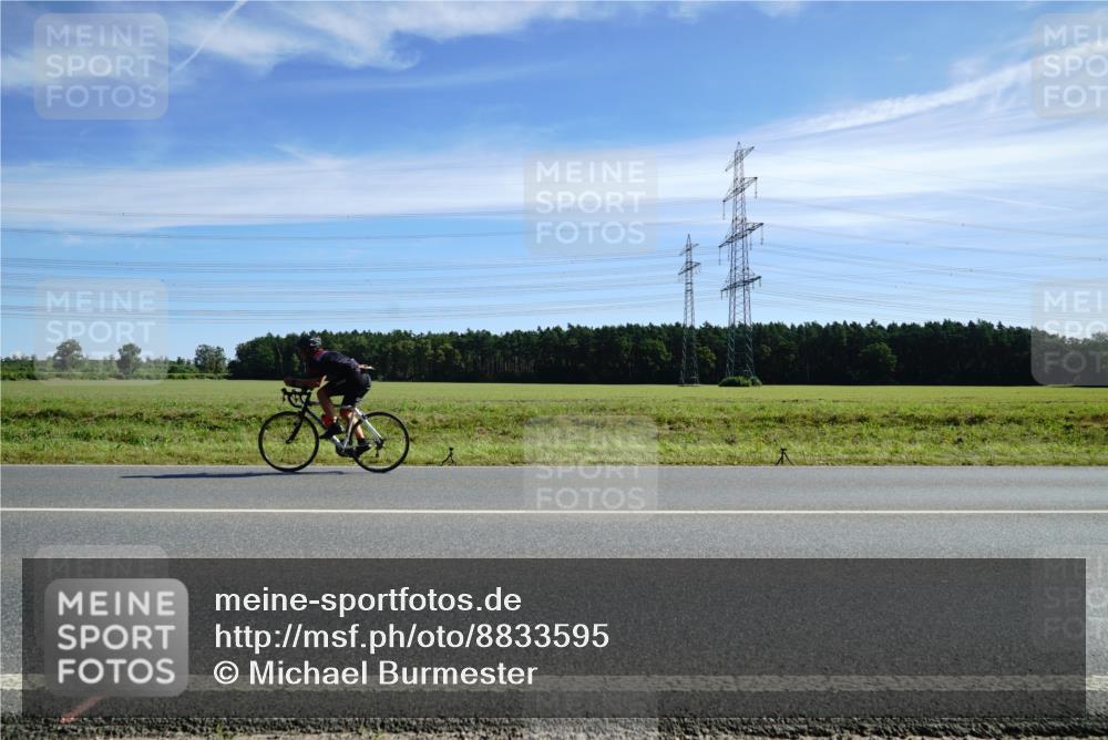07.09.2025 - 19. Norderstedt Triathlon Michael Burmester http://msf.ph/oto/8833595 07.09.2025 11:54:03 Radfahren 714 meine-sportfotos.de