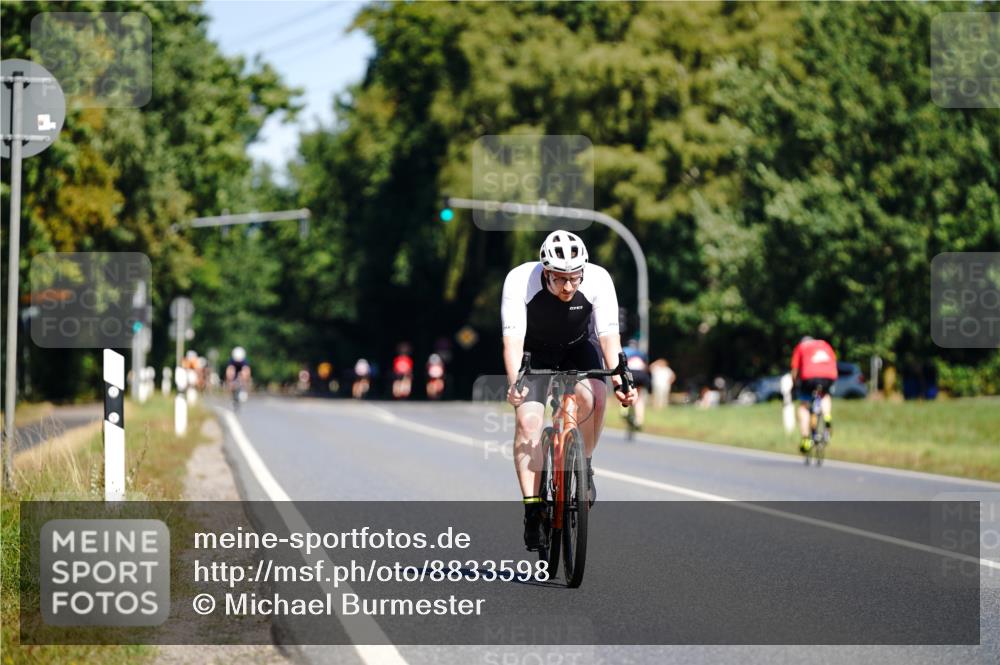 07.09.2025 - 19. Norderstedt Triathlon Michael Burmester http://msf.ph/oto/8833598 07.09.2025 12:03:27 Radfahren 849, 1387 meine-sportfotos.de