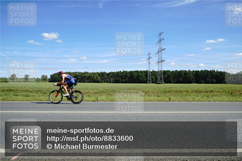 07.09.2025 - 19. Norderstedt Triathlon Michael Burmester http://msf.ph/oto/8833600 07.09.2025 13:54:58 Radfahren  meine-sportfotos.de